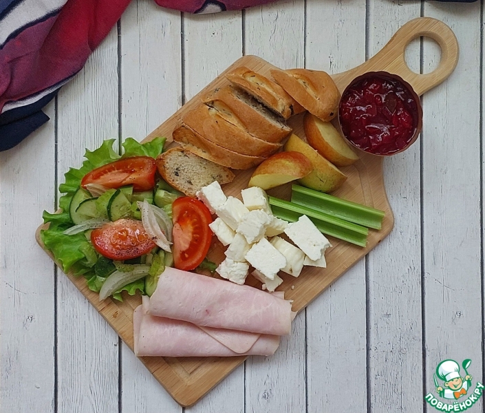 Салатная тарелка с ветчиной