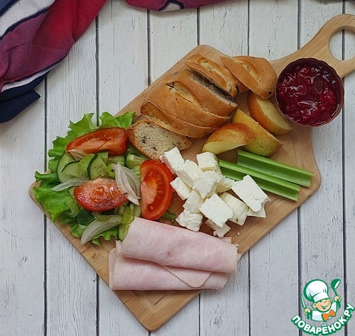 Салатная тарелка с ветчиной