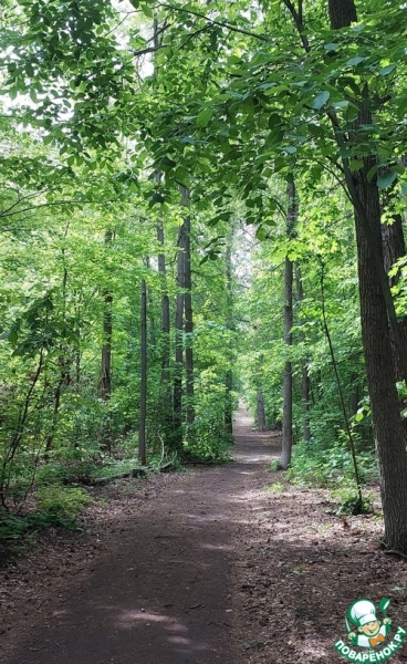 Слойки с ветчиной, изюмом и оливками