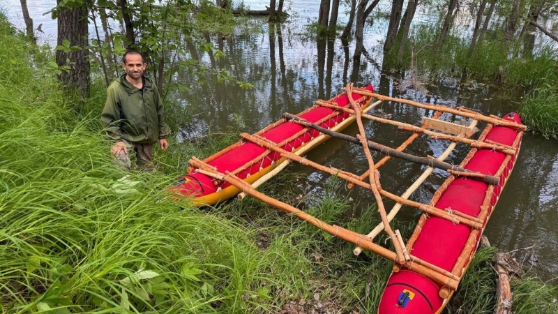 Спаслись в океане. На Камчатке нашли пропавших на катамаране туристов