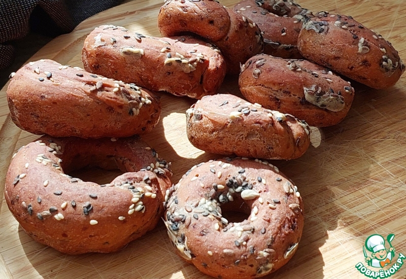 Свекольные бублики с семечками
