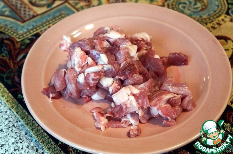 Свинина, тушенная со свеклой