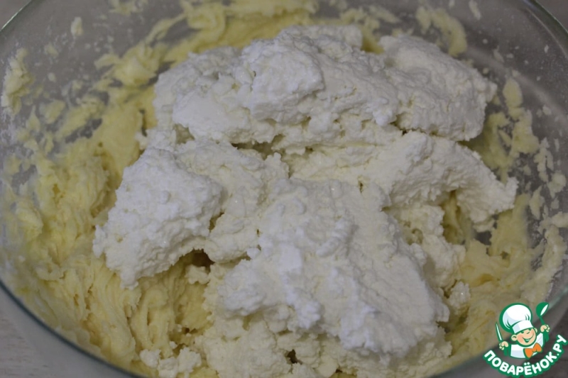 Творожная пасха с клубничным соусом