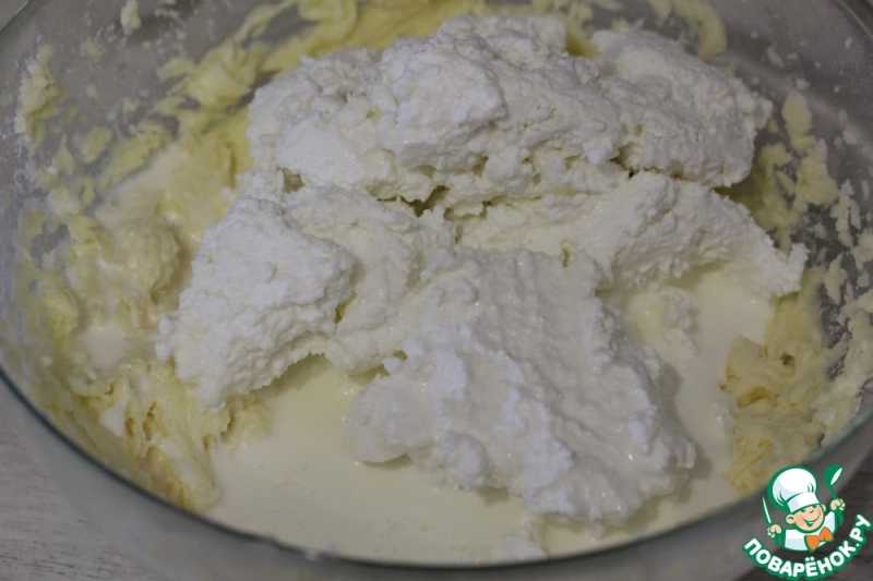 Творожная пасха с клубничным соусом
