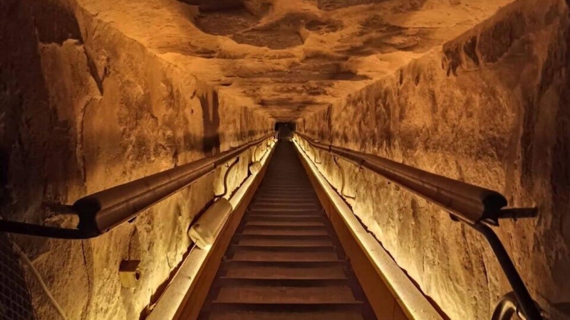 В пирамидах Гизы обновили систему внутреннего освещения