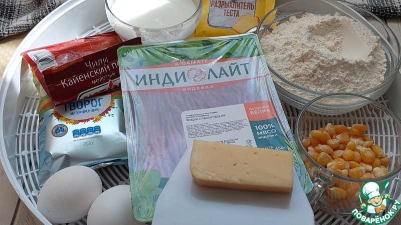 Закусочные маффины с фаршем и кукурузой