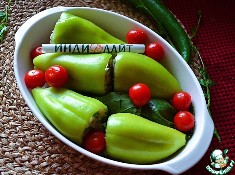 Запечённые фаршированные перцы
